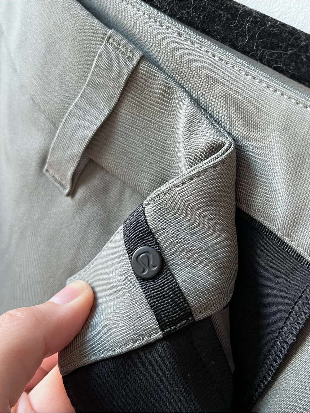 Lululemon ABC Slim-Fit Stretch Trouser Pants 31x27” Warpstreme Men’s Grey Sage